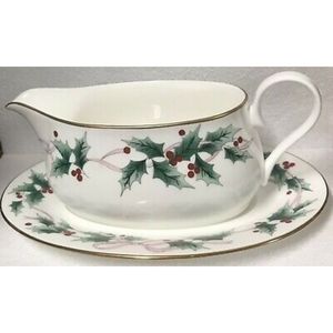 Gravy Boat & Underplate Ribbon Holly by MIKASA
